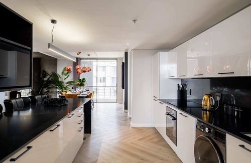 Victoria and Alfred Waterfront Apartment | Waterfront Elegance at Harbour Bridge 413