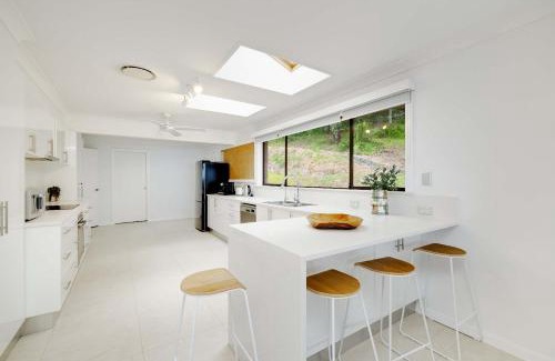 Saratoga House | Waterfront Escape