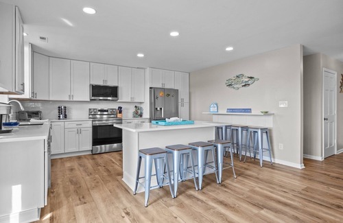 Emerald Isle House | Waterfront Escape – Golf Cart, Dock, Kayaks & Stunning Marsh Views