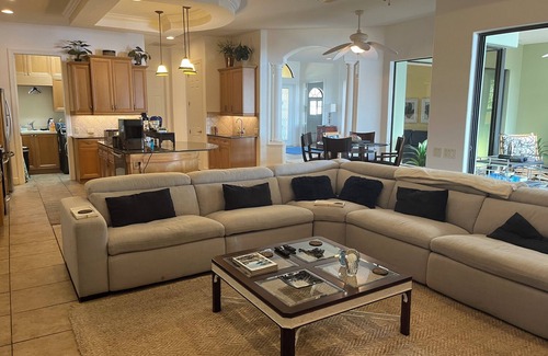St. Petersburg House | Waterfront Executive home close to beaches and downtown St. Petersburg