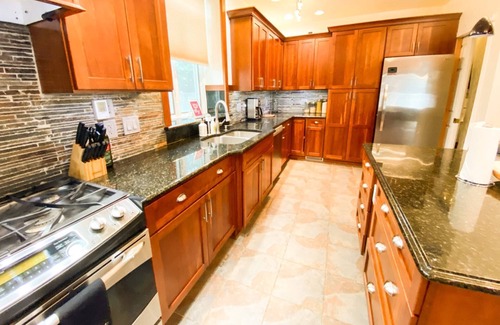 Edgewater House | Waterfront Family-Friendly Community, Fenced-In Yard and Dog-Friendly