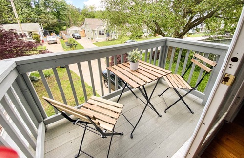 Edgewater House | Waterfront Family-Friendly Community, Fenced-In Yard and Dog-Friendly