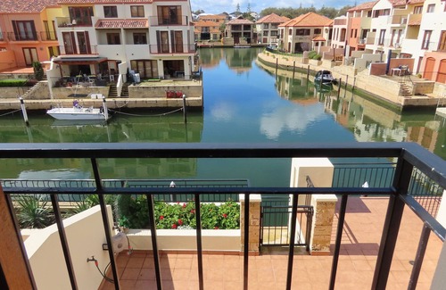 Wannanup Apartment | Waterfront, Family-Friendly Villa with Free Wifi and Mooring