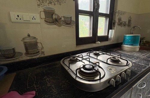 Mandi House | Waterfront Family Retreat–2BHK Independent Floor by Homeyhuts