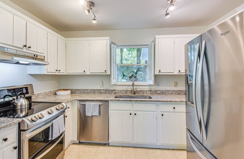 Gainesville House | Waterfront Gainesville Home w/Private Boat Dock!