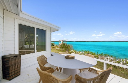 George Town House | Waterfront Georgetown home, 8ppl,Chef, Boat Tour