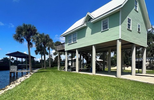 Chiefland House | Waterfront Getaway in Suwannee, FL