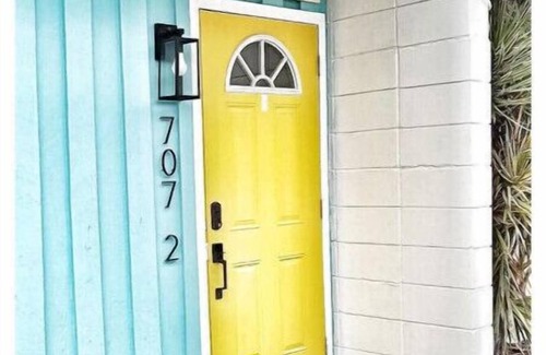 Whitney Beach Villa | Waterfront Getaway Island Villa at Longboat Key