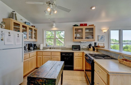Swansboro House | WATERFRONT, gorgeous, PVT DOCK, relax, DOWNTOWN, fish, RETREAT