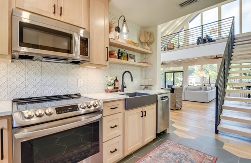 Granbury House | Waterfront Granbury Home w/Electric Fireplace!