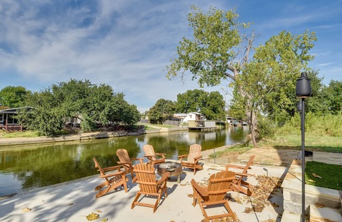 Granbury House | Waterfront Granbury Home w/Electric Fireplace!