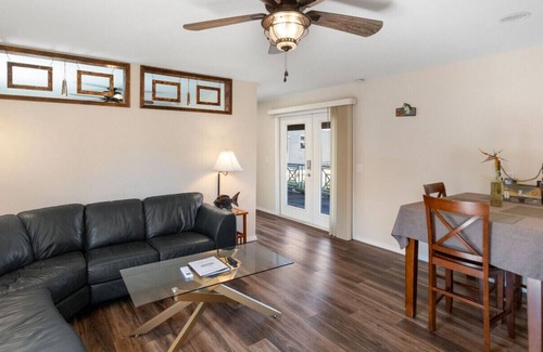Southside Rural Community Apartment | Waterfront Guest House between St Petersburg & Tampa