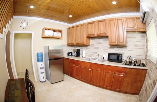 Nassau House | WATERFRONT HAVEN - Oceanfront Escape in Eastern Nassau! NO HURRICANE DAMAGE