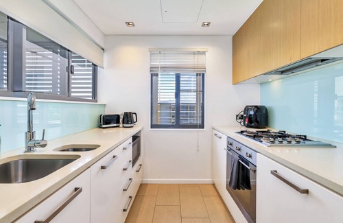 Warf Precinct Apartment | Waterfront Haven: Stylish 2 Bedroom Top Floor Apt