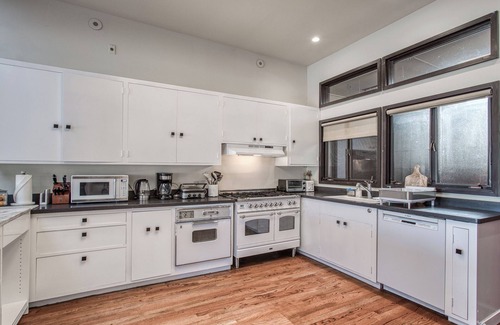 Country Club House | Waterfront Hawaiian oasisnn