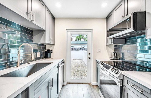Coral Ridge Apartment | Waterfront/Heated pool/ Lime Key Two