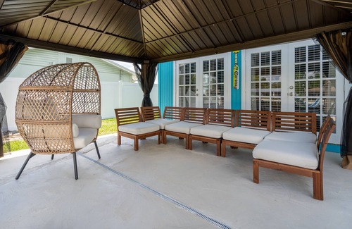 Bay Crest Park House | Waterfront, Heated Pool, Kayaks, Paddle Boards, Gameroom, 6BR Home