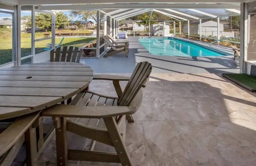 Sebring House | Waterfront Heated Pool Home 2br,2 Ba. 6 mi. from Sebring International Speedway