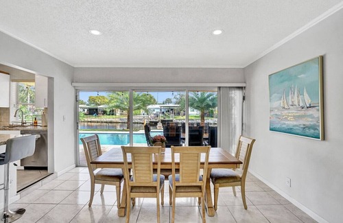 North Corals House | Waterfront Heated Pool,Jacuzzi, Pier, 2mi to Beach