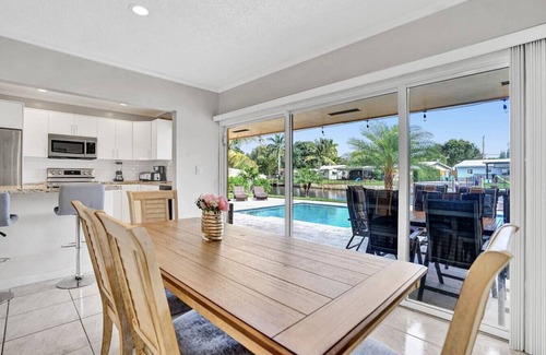 North Corals House | Waterfront Heated Pool,Jacuzzi, Pier, 2mi to Beach