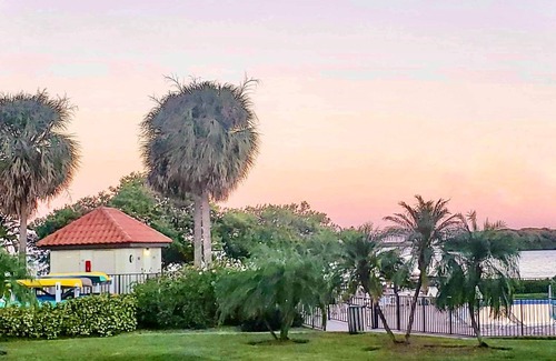 Tierra Verde Condo | Waterfront Heated Pool-Minutes to Fort DeSoto Beach Downtown Shops & Restaurants