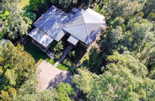 Sanctuary Point House | Waterfront Hideway - Sanctuary Point - The Ultimate Spot to Relax