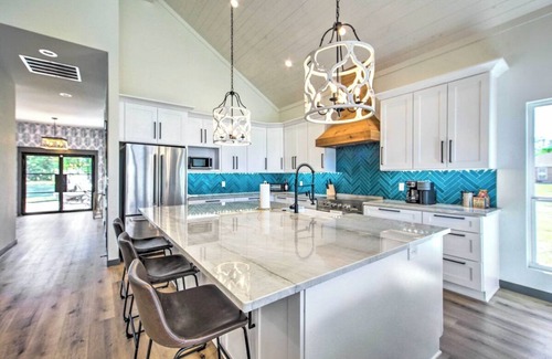 Cedar Creek Reservoir House | Waterfront Hilltop Escape, Modern New Construction Ready for Family Fun
