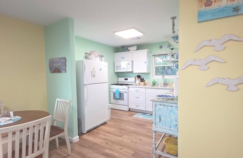 Dickinson House | Waterfront home, 300' Fishing Pier w/Boat & Jet Ski Docks Between Kemah & Galv