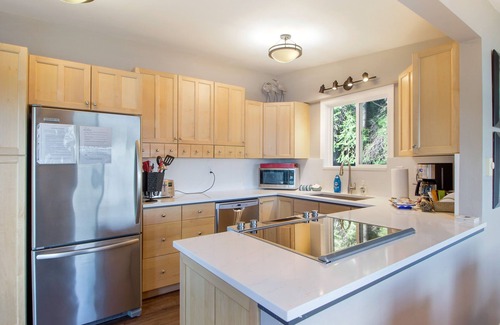 Roche Harbor House | Waterfront Home! Beach! Near Roche Harbor! (wbct)