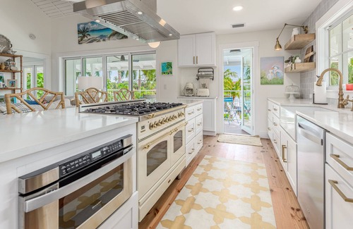 Stuart House | Waterfront Home, Bahamas Bound!