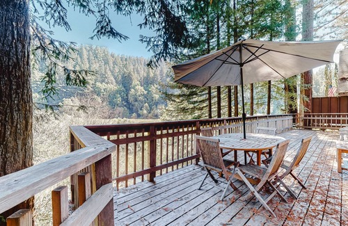 Northwood House | Waterfront home by golf course with W/D & full kitchen - dog-friendly