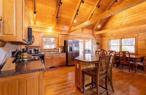 Jefferson Cabin | Waterfront Home in Picturesque Community
