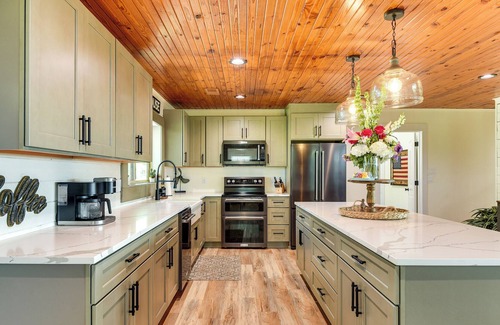 Granbury House | Waterfront Home Near Historic Granbury Square!
