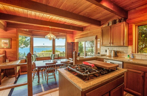Langley Cabin | Waterfront home on Saratoga Passage with amazing view, sauna, & deck - 1 dog OK