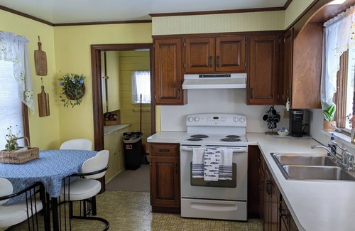 Gypsum House | Waterfront home on the Sandusky Bay. Nice fishing spot close to Cedar Point.