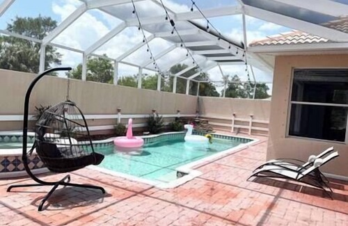 Cape Coral House | Waterfront Home | Pool & Bar