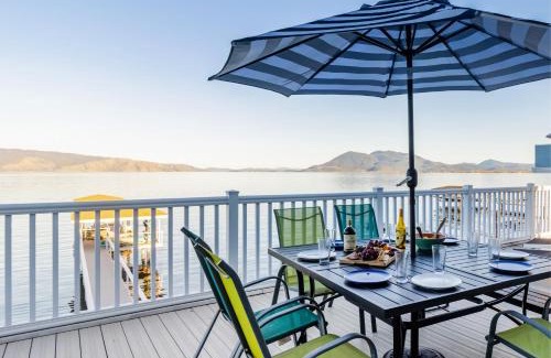 Lakeport House | Waterfront Home - Private dock Pickleball BBQ home