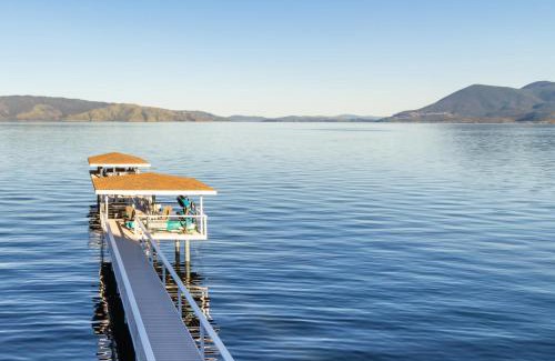 Lakeport House | Waterfront Home - Private dock Pickleball BBQ home