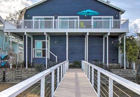 Lakeport House | Waterfront Home - Private dock Pickleball BBQ home