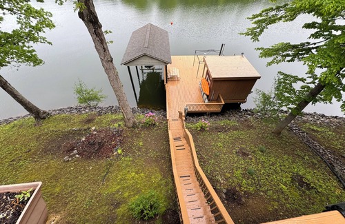 Moneta House | Waterfront home. Private dock, pool table, kayaks, family friendly boat parking