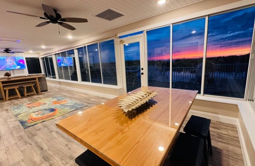 Spring Hill House | Waterfront Home, 5 bedrooms, Heated Pool, Sunsets!