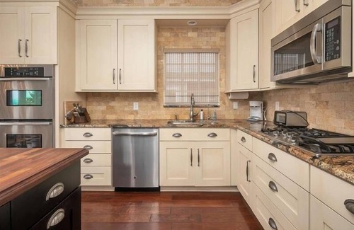 Sunset Beach House | Waterfront Home Accommodates up to 10 Guests!