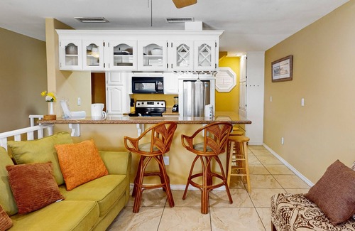 Port Isabel House | Waterfront home w/a spacious deck, boat slip, & fish cleaning station - dogs OK