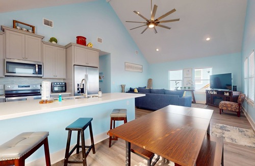 Galveston House | Waterfront home with gorgeous views, fast WiFi, central AC, ocean-view deck