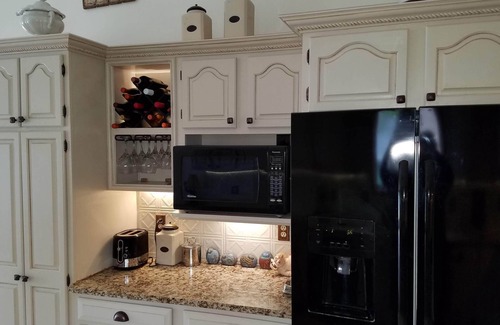 Farwell House | Waterfront home with breathtaking panoramic view of all sports lake