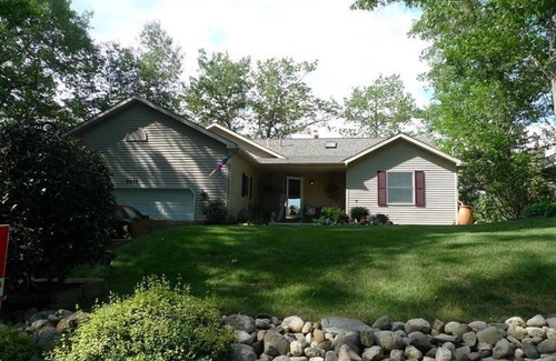 Farwell House | Waterfront home with breathtaking panoramic view of all sports lake