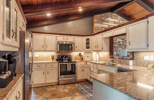Suamico House | Waterfront Home with Dock Sleeps 8