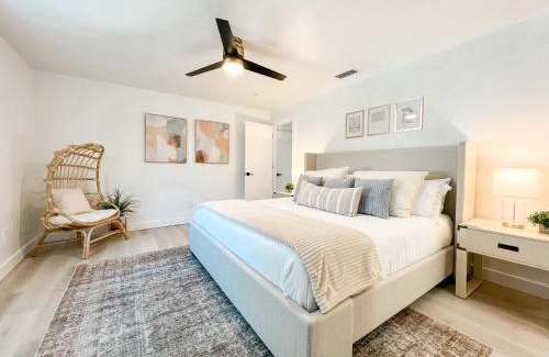 Iona House | Waterfront Home with Pool Minutes to Sanibel