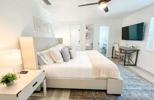 Iona House | Waterfront Home with Pool Minutes to Sanibel