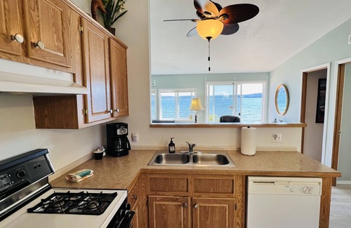 Shelton House | Waterfront Hoodsport Cabin, Hood Canal Beach Oasis